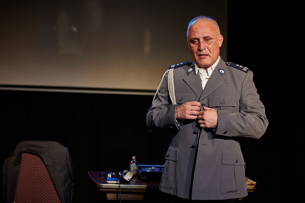 Przemysław Bluszcz, Spektakl 