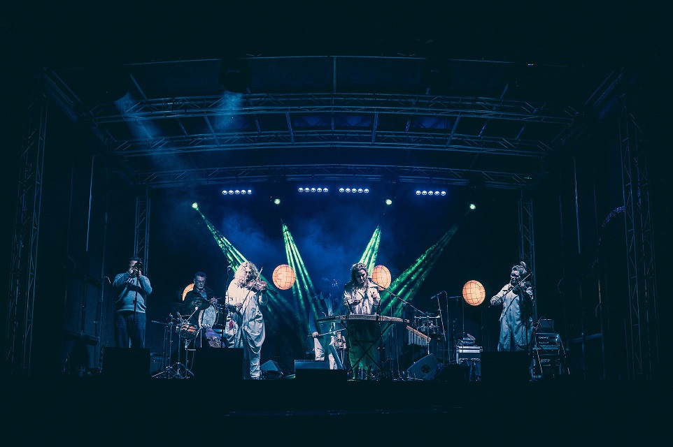 Kapela ze Wsi Warszawa, 100cznia - Technika Szkodziński